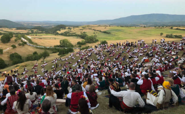 Bulgariens Gebirge - Das Balkangebirge: Trachtenfest Jeravna