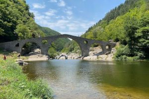Teufelsbrücke Djawolski Most - Die Brücke und der Fluss Arda