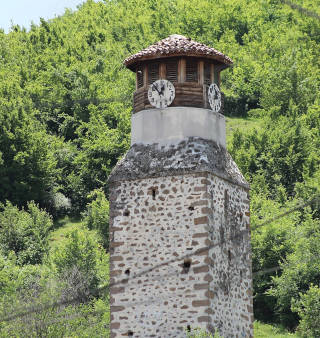 Bulgariens Gebirge - Die Rhodopen - Der Uhrturm von Peschtera