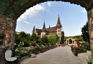 Die südliche Schwarzmeerküste: Schloss in Ravadinovo